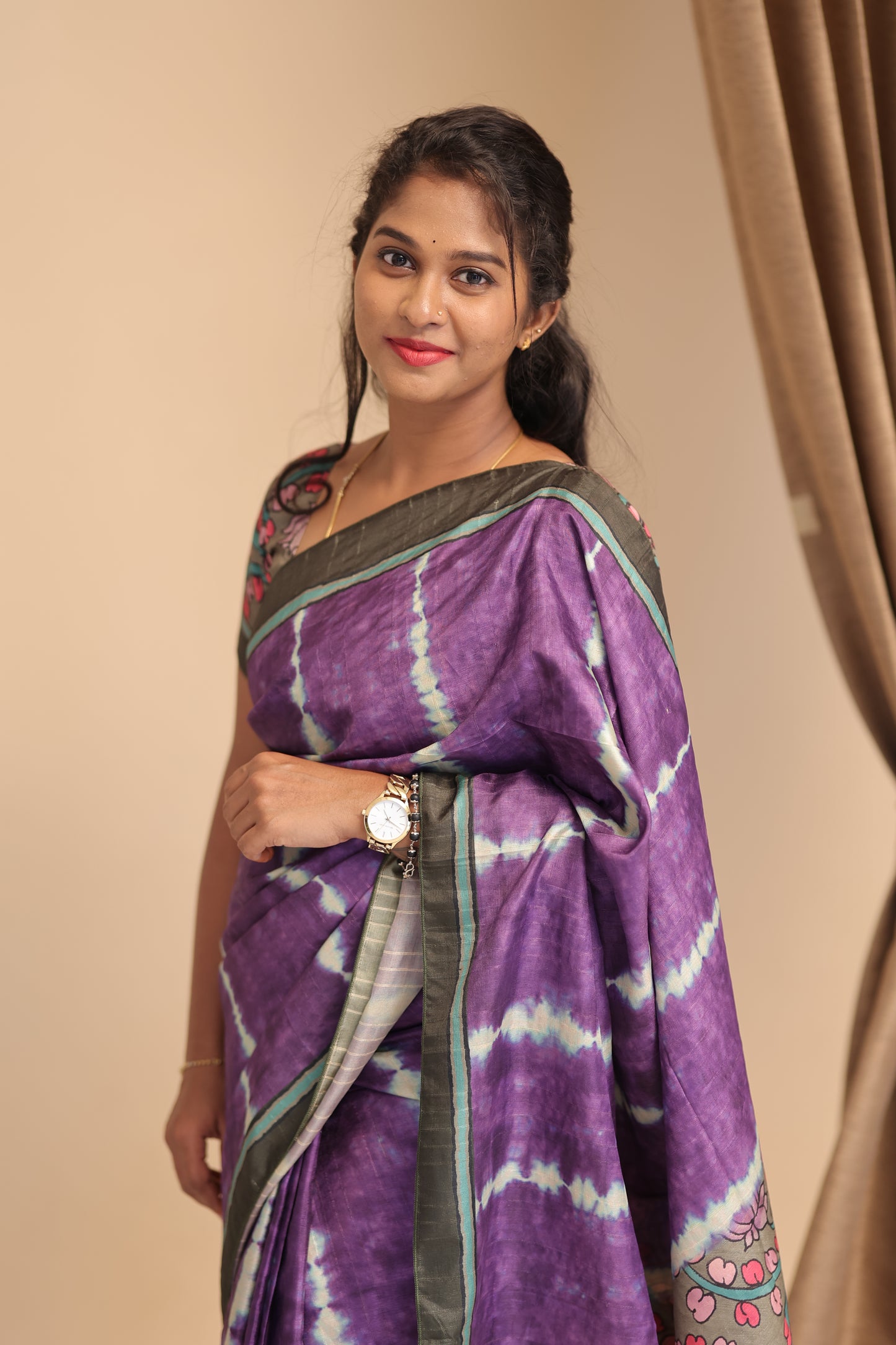 Semitussarsaree-ST404